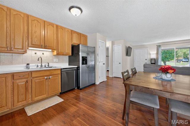 2558 Pheasant Run Drive, Maryland Heights, MO 63043