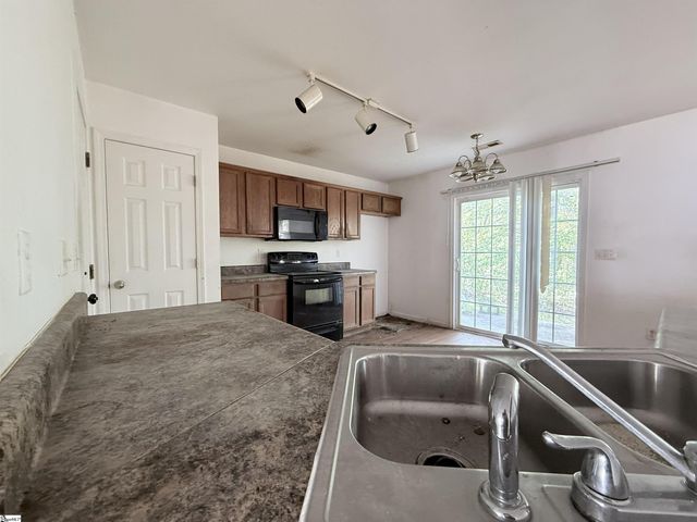 88 Birdsong Lane, Taylors, SC 29687