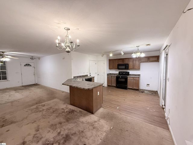 88 Birdsong Lane, Taylors, SC 29687