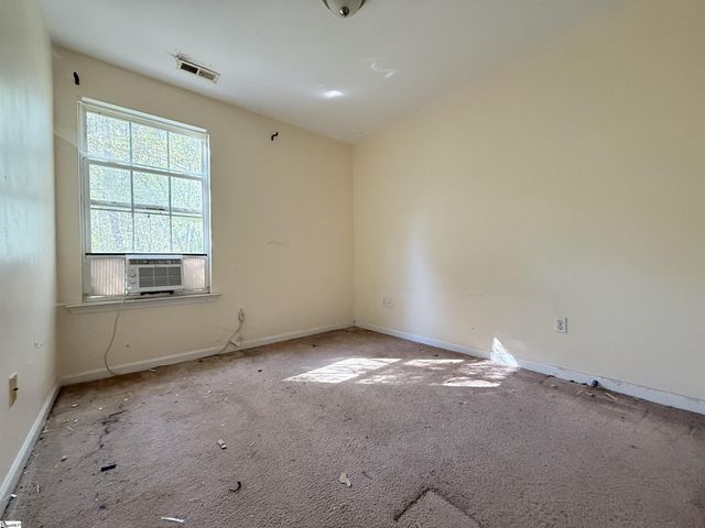 88 Birdsong Lane, Taylors, SC 29687