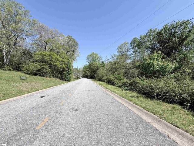 88 Birdsong Lane, Taylors, SC 29687