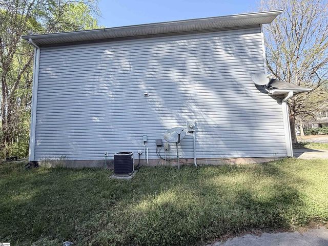 88 Birdsong Lane, Taylors, SC 29687