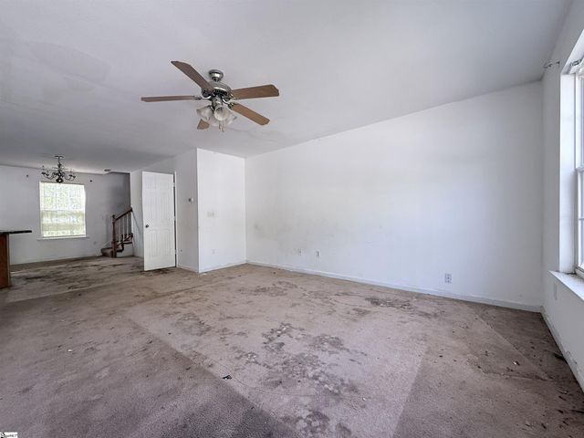88 Birdsong Lane, Taylors, SC 29687