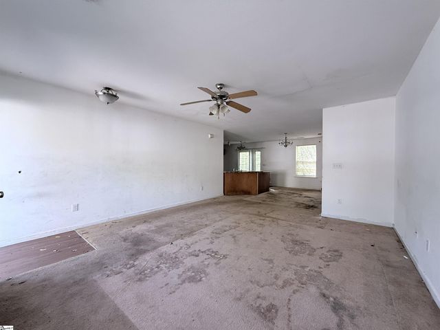 88 Birdsong Lane, Taylors, SC 29687