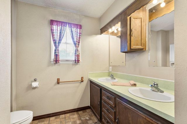 25139 Weeren Road, Montgomery, TX 77316