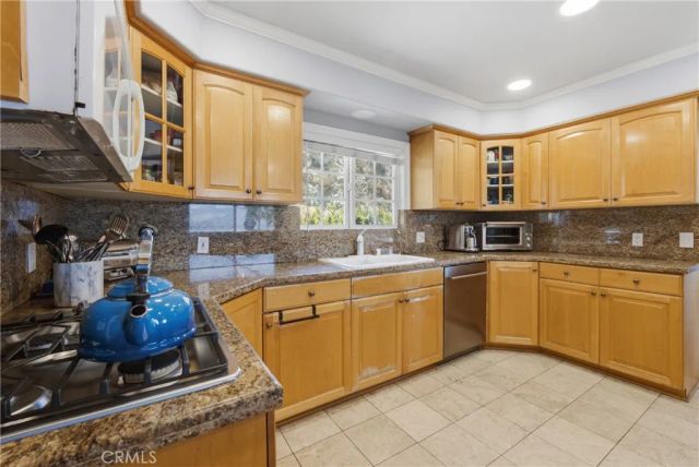 260 Kempton, Glendale, CA 91202