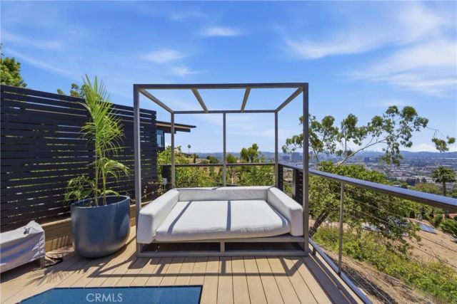 260 Kempton, Glendale, CA 91202