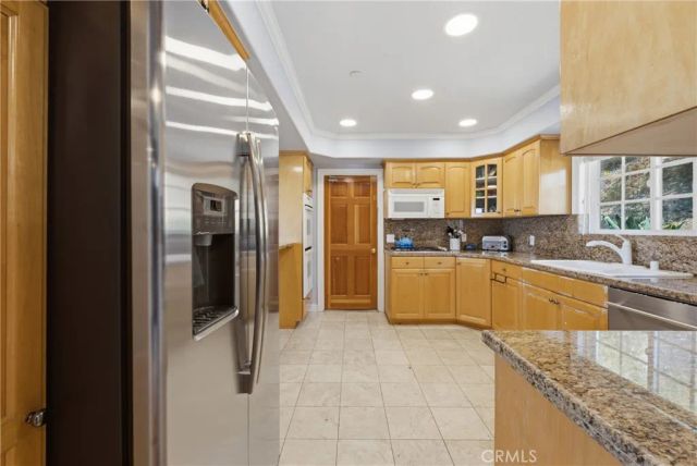 260 Kempton, Glendale, CA 91202