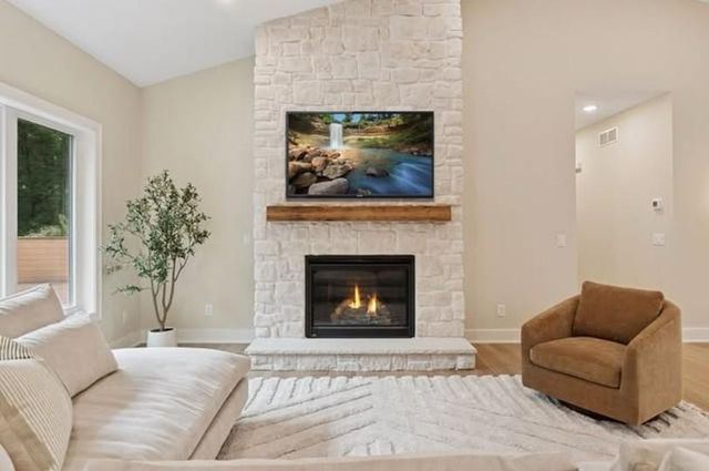 19996 Vintage Drive NW, Oak Grove, MN 55303