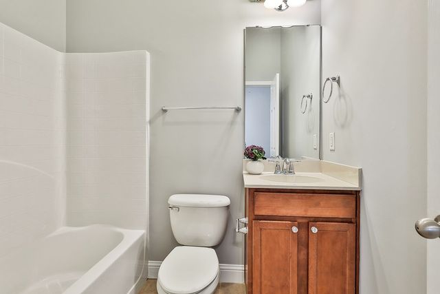 15 Mossy Rock Court, Newnan, GA 30265