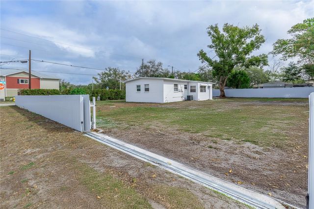 831 WOODLAWN STREET, Clearwater, FL 33756