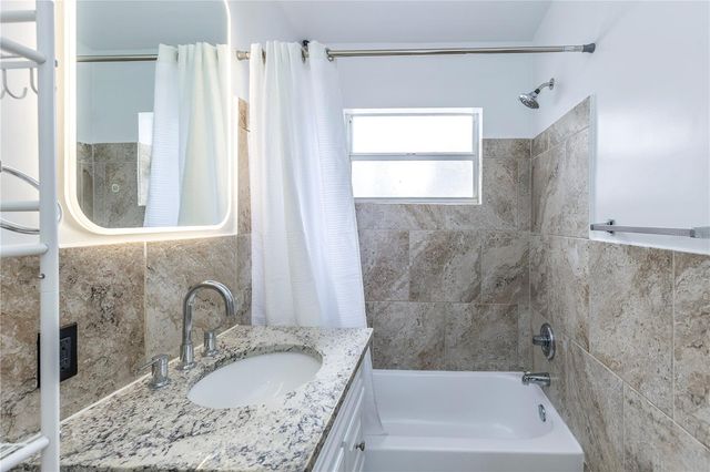 831 WOODLAWN STREET, Clearwater, FL 33756