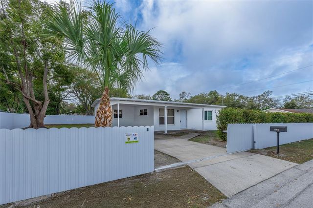 831 WOODLAWN STREET, Clearwater, FL 33756