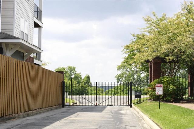 379 Cobalt Bay Loop Apt 304, Memphis, TN 38103