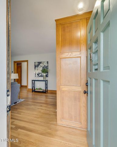 215 Cherry Lane, Bristol, VA 24201