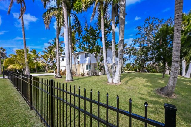 898 BAYSHORE DRIVE, Terra Ceia, FL 34250