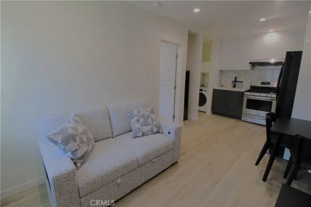 17546 Martha Street, Encino, CA 91316