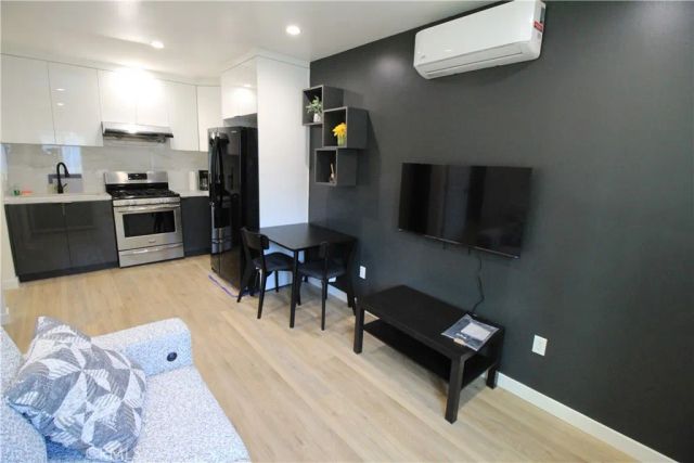 17546 Martha Street, Encino, CA 91316