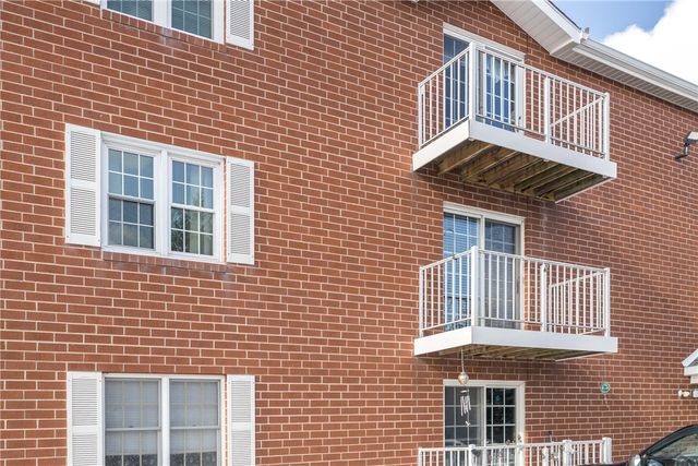 850 S Main St 108, South Strabane, PA 15301