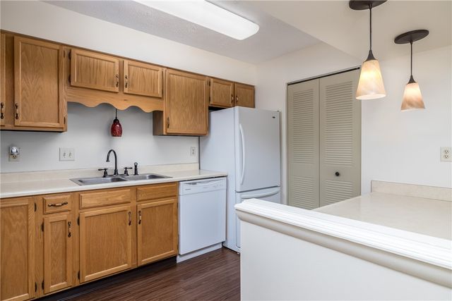 850 S Main St 108, South Strabane, PA 15301