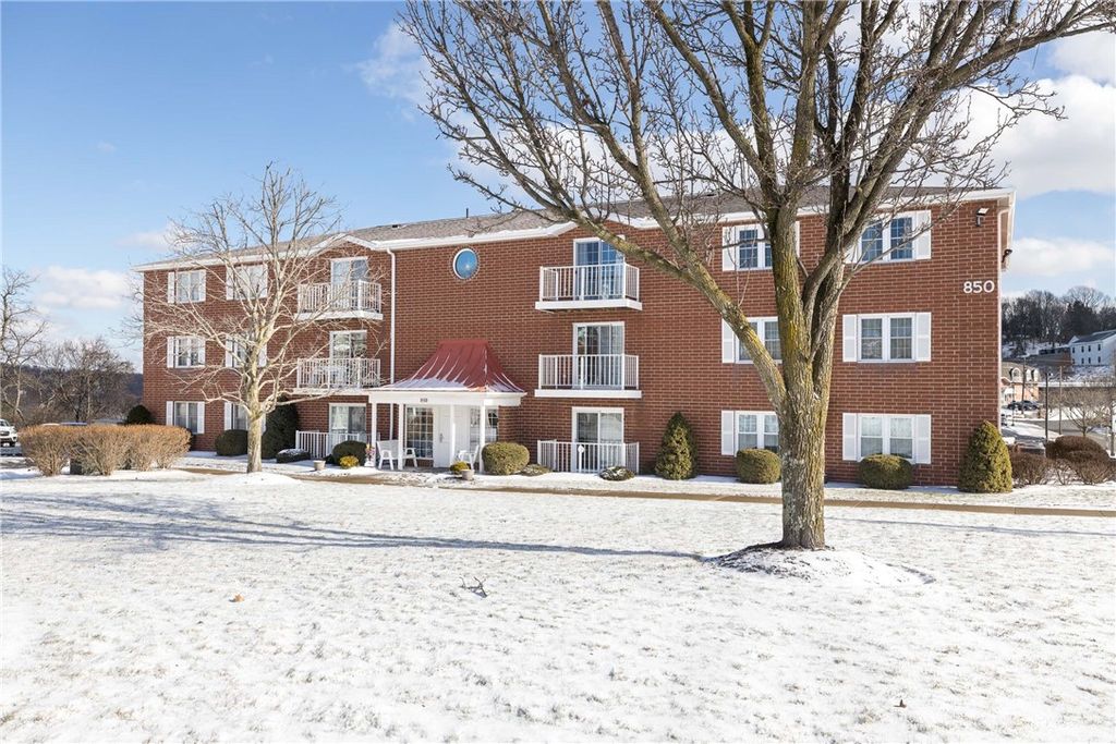 850 S Main St 108, South Strabane, PA 15301