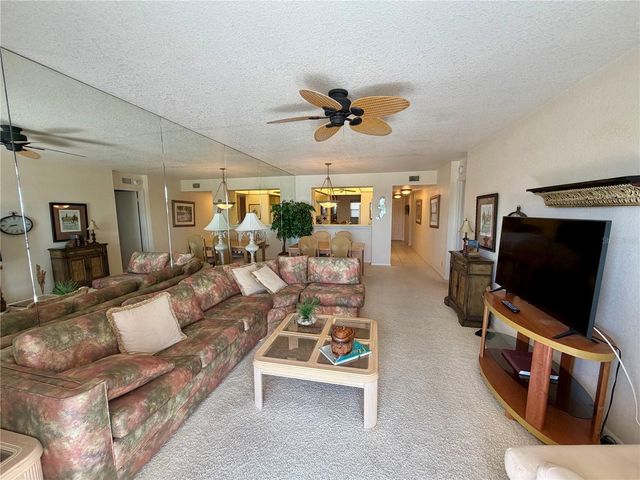 5701 BAHIA DEL MAR CIRCLE 407, St Petersburg, FL 33715