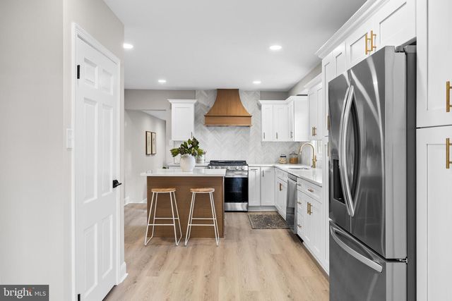 1004 SWALLOW DR, Cherry Hill, NJ 08003