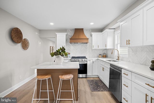 1004 SWALLOW DR, Cherry Hill, NJ 08003