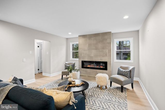 1004 SWALLOW DR, Cherry Hill, NJ 08003