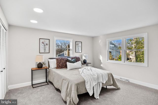 1004 SWALLOW DR, Cherry Hill, NJ 08003