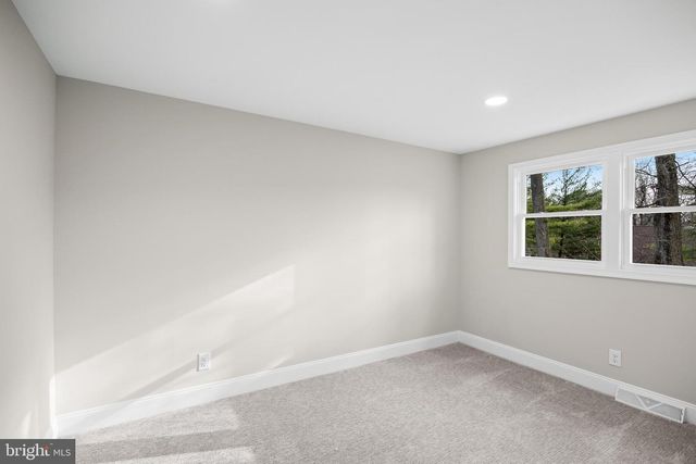 1004 SWALLOW DR, Cherry Hill, NJ 08003