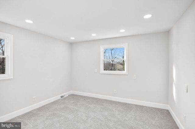 1004 SWALLOW DR, Cherry Hill, NJ 08003