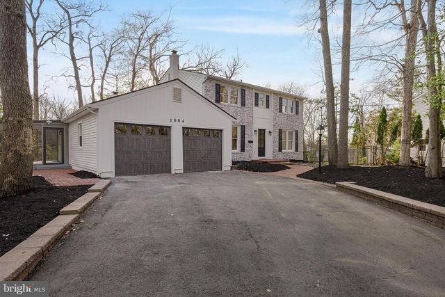 1004 SWALLOW DR, Cherry Hill, NJ 08003