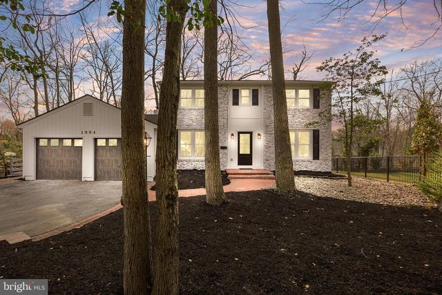 1004 SWALLOW DR, Cherry Hill, NJ 08003