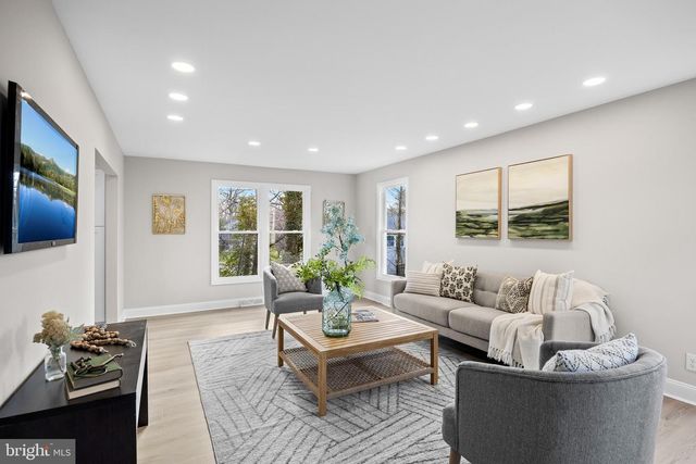 1004 SWALLOW DR, Cherry Hill, NJ 08003