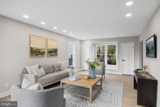 1004 SWALLOW DR, Cherry Hill, NJ 08003