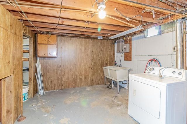 1205 NEENAH STREET, New London, WI 54961