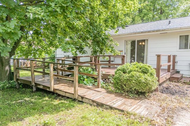1205 NEENAH STREET, New London, WI 54961