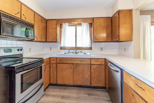 1205 NEENAH STREET, New London, WI 54961