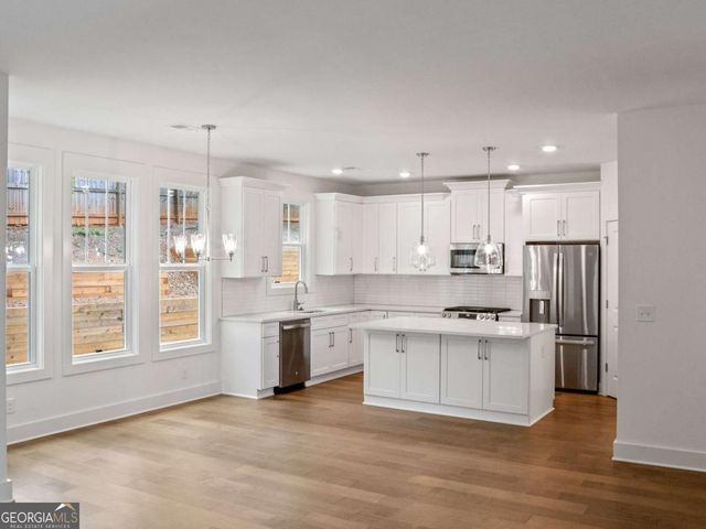 2432 Whites Ridge, Decatur, GA 30034