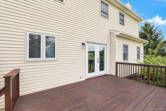 16 Jared Court, Slate Hill, NY 10973
