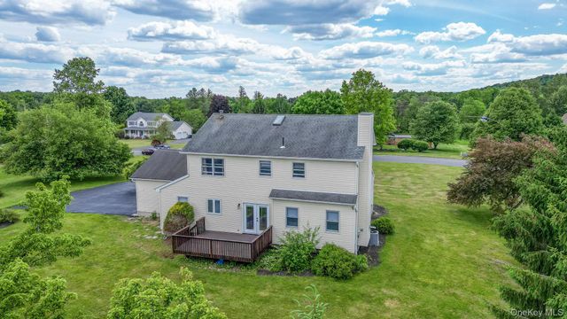 16 Jared Court, Slate Hill, NY 10973