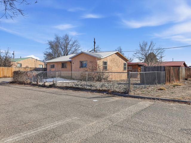 514 Roman Drive E, Espanola, NM 87532