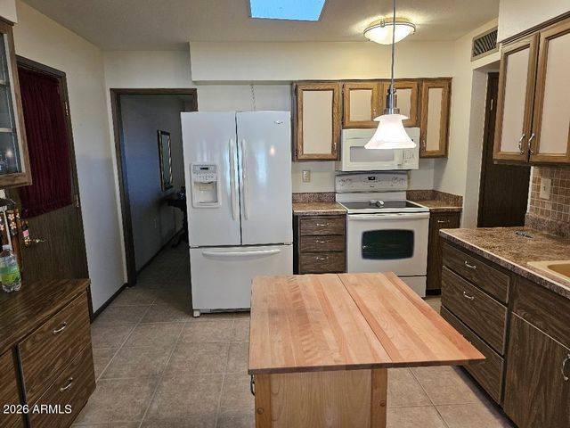 19009 N 99TH Drive, Sun City, AZ 85373