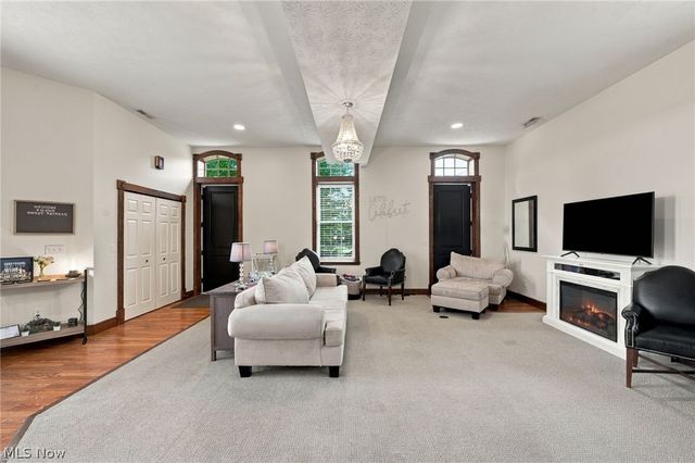 42764 Russia Road, Elyria, OH 44035