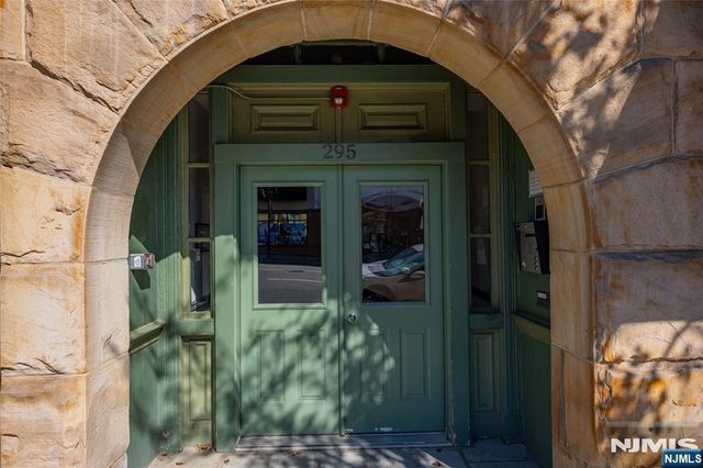 295 Bloomfield Avenue C0007, Montclair, NJ 07042