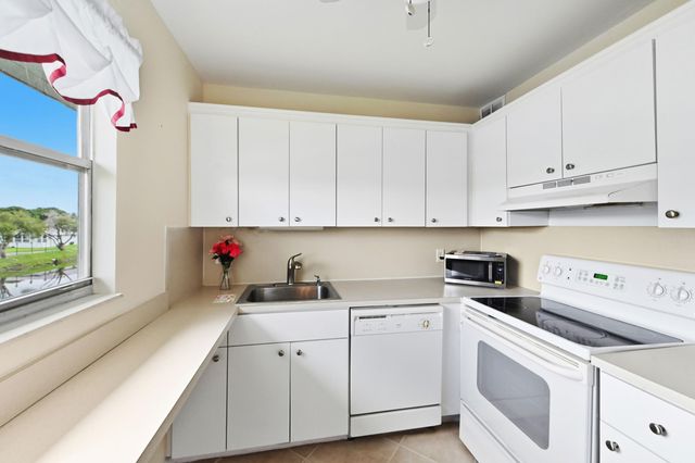 192 Monaco D, Delray Beach, FL 33446
