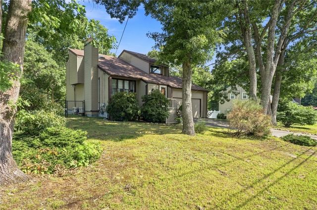 9 Eastgate Drive, Coventry, RI 02816