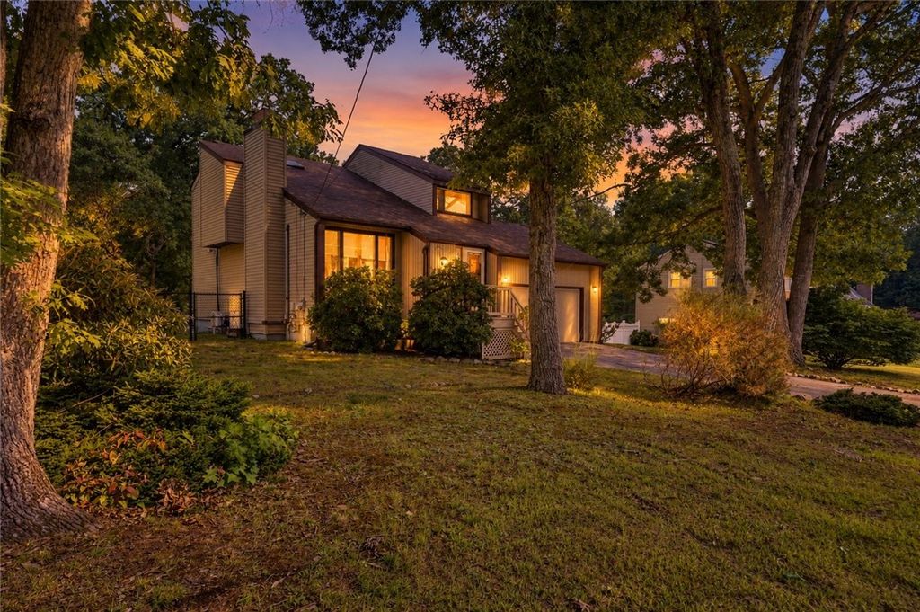 9 Eastgate Drive, Coventry, RI 02816