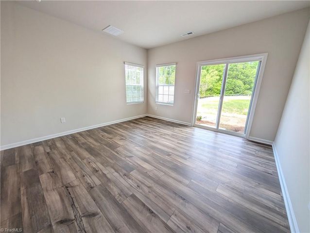 3156 Fall Hills Drive, Winston-salem, NC 27103